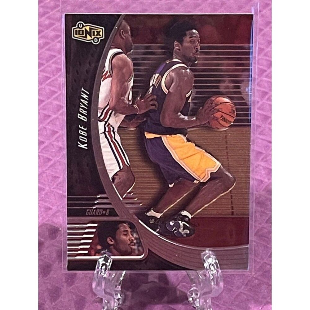 Kobe Bryant Ionix 1998-99 Upper Deck